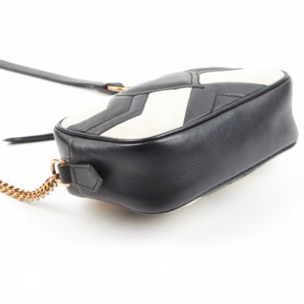 GUCCI GG Marmont Camera Crossbody Bag in Two Tone Black/White Chevron - Picture 7 of 15